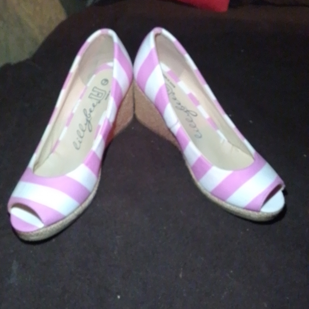 lillybeeU pink and white wedge shoes size 7